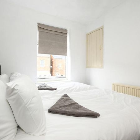 Cottage Style 3 Bedroom House - Close To City Centre & The Peaks Chesterfield Eksteriør billede