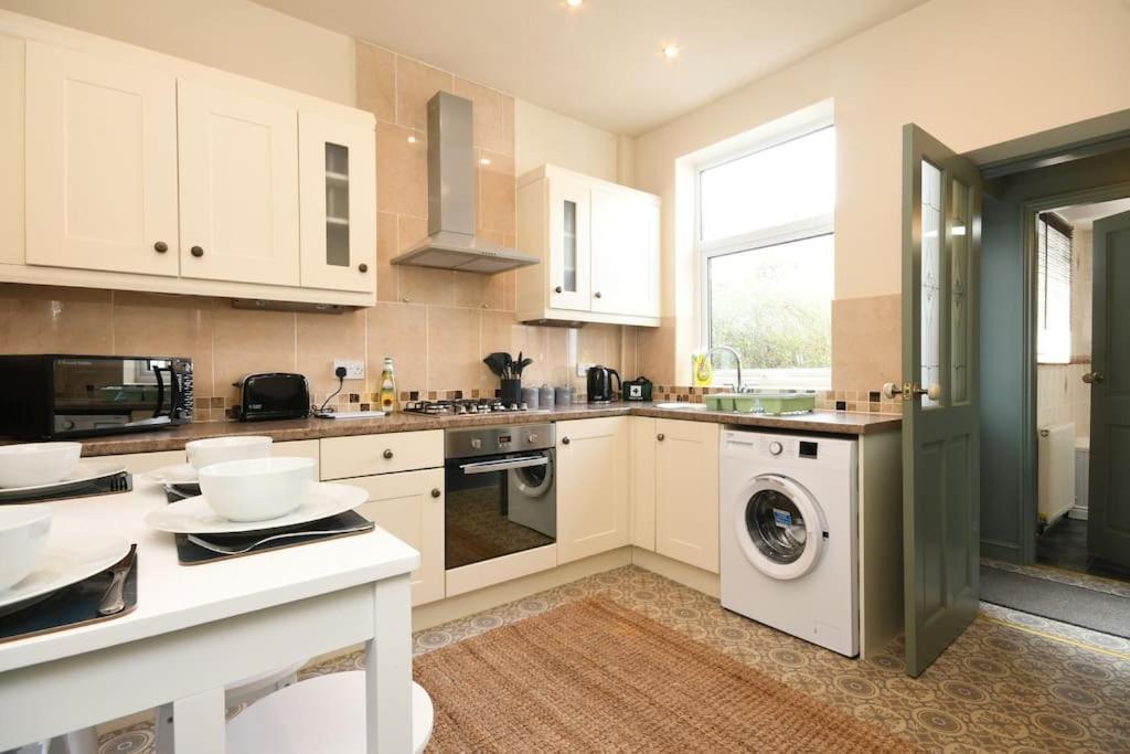 Cottage Style 3 Bedroom House - Close To City Centre & The Peaks Chesterfield Eksteriør billede