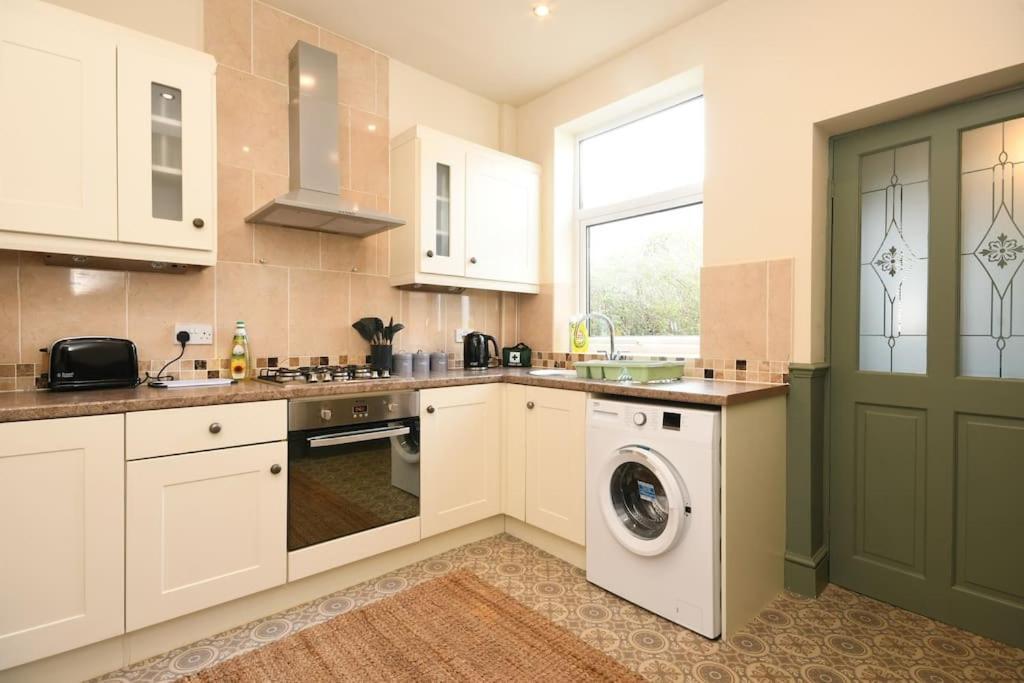 Cottage Style 3 Bedroom House - Close To City Centre & The Peaks Chesterfield Eksteriør billede