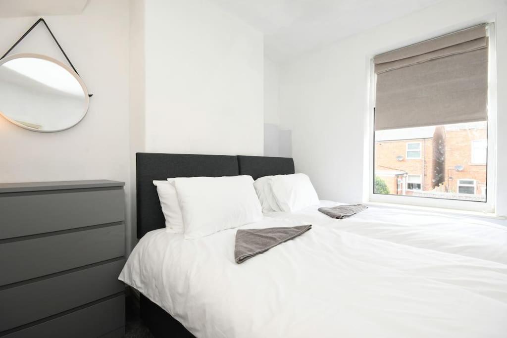 Cottage Style 3 Bedroom House - Close To City Centre & The Peaks Chesterfield Eksteriør billede