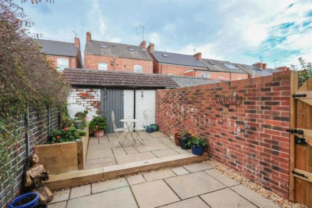 Cottage Style 3 Bedroom House - Close To City Centre & The Peaks Chesterfield Eksteriør billede